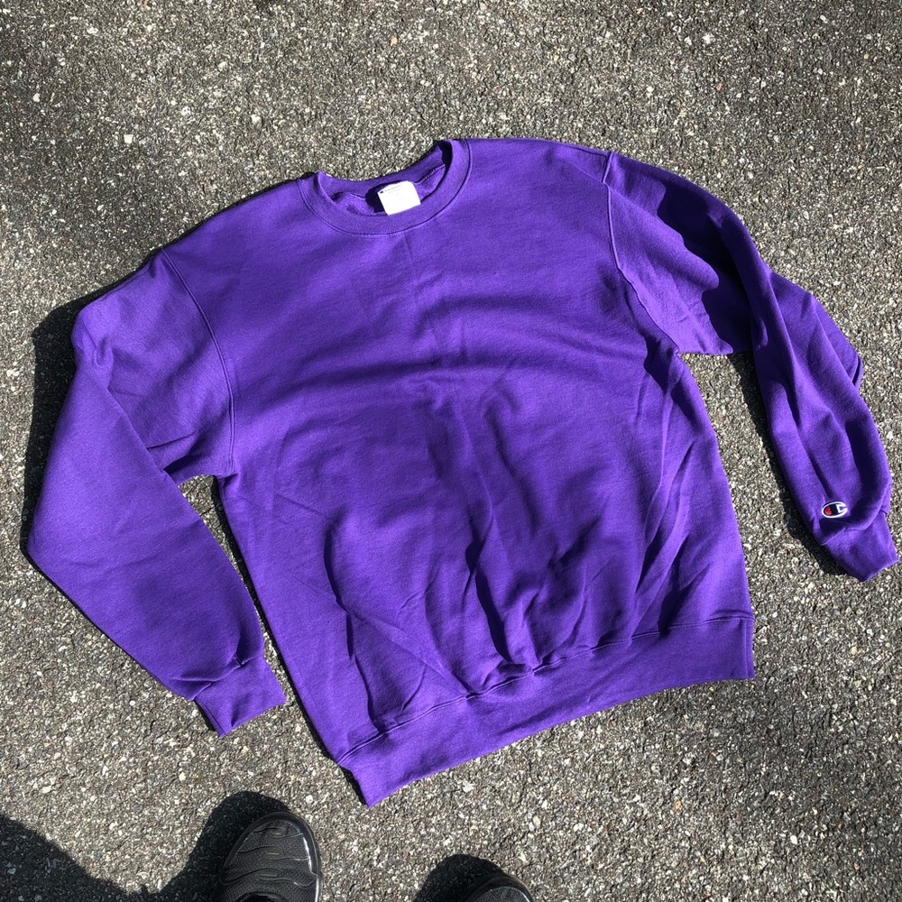 Champion Crewneck Sweatshirt • Men’s size L